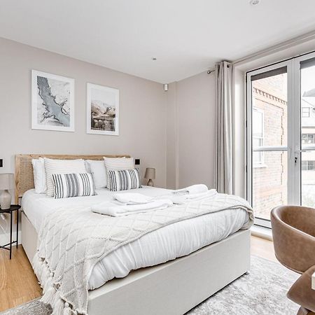 Charming 1 Bedroom Apt , Town Centre, Wifi, Free Parking By Tent Serviced Apartments Стейнс Экстерьер фото