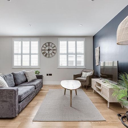 Charming 1 Bedroom Apt , Town Centre, Wifi, Free Parking By Tent Serviced Apartments Стейнс Экстерьер фото